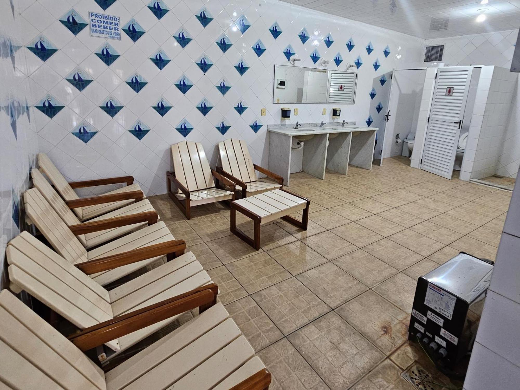 Condomínio Cabo Frio Apartamento *